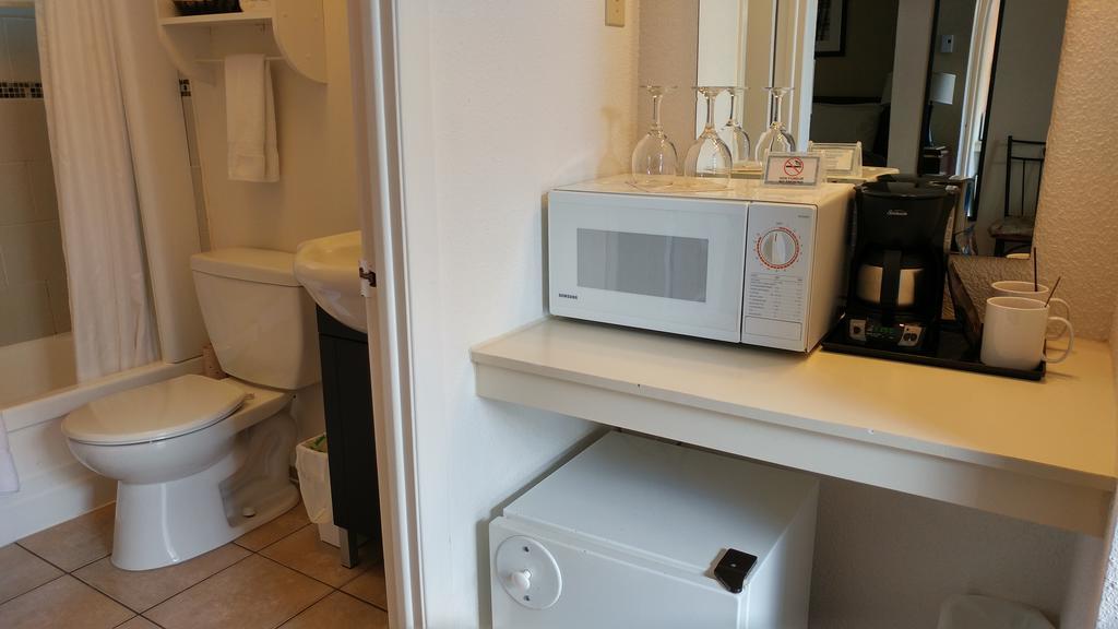 Motel De L'Outlet Magog Zewnętrze zdjęcie